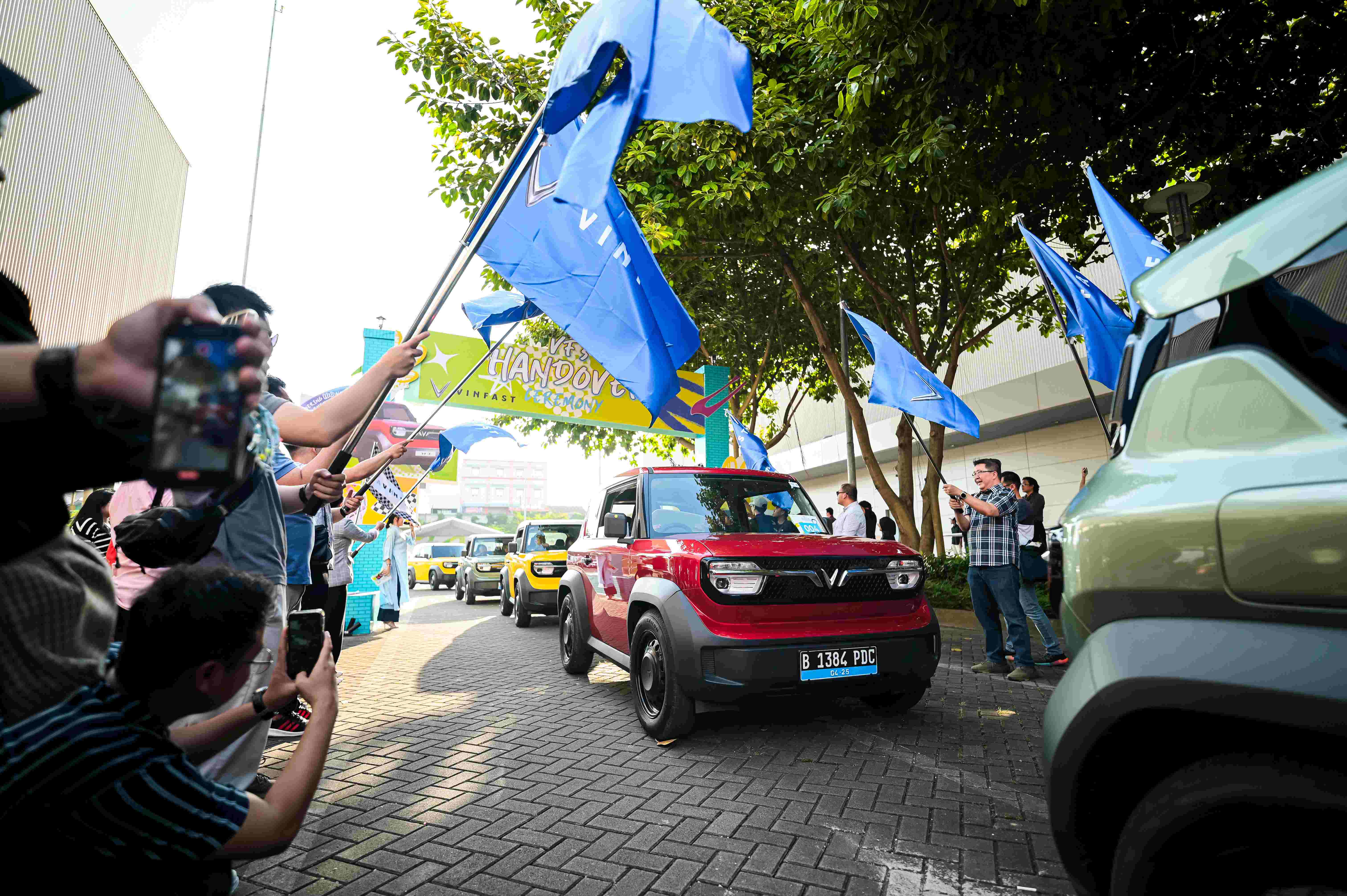 Just two months after its launch, VinFast has handed over 400 VF 3 electric vehicles to dealers and customers across the Indonesian market.
